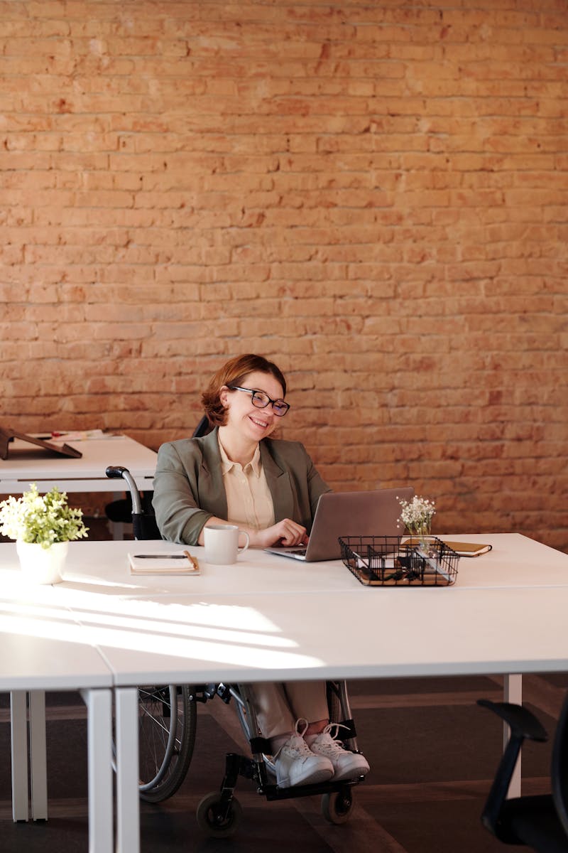 Clara, instrutora de dança carismática e experiente