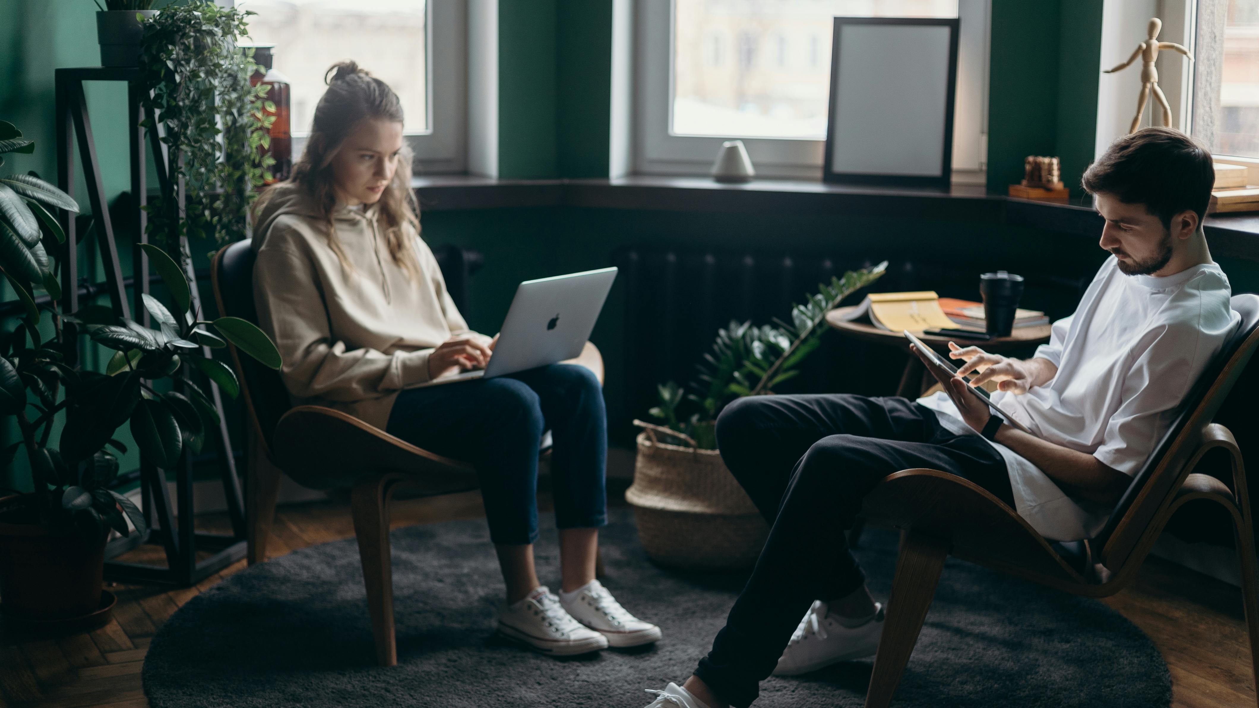  Game On: Using Gaming Chairs for Office Work Comfort