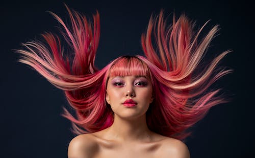 Gratis Wanita Dengan Rambut Merah Muda Foto Stok
