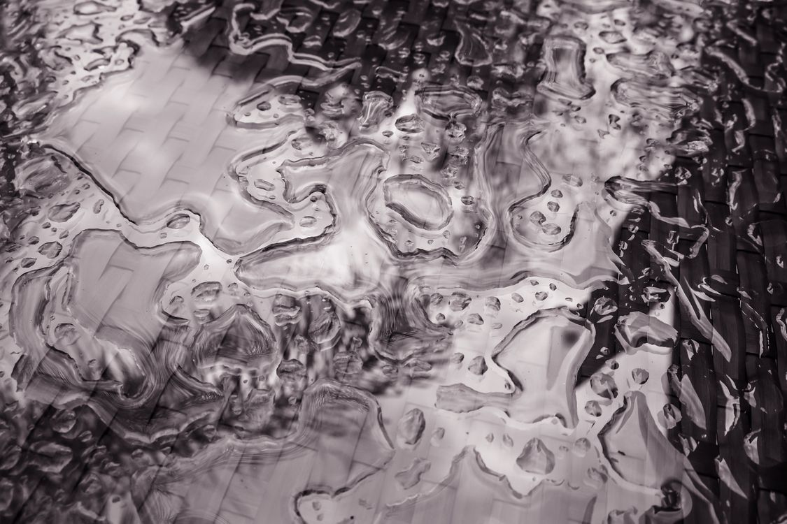 Gradient Puddle Water Puddle on the Ground · Free Stock Photo