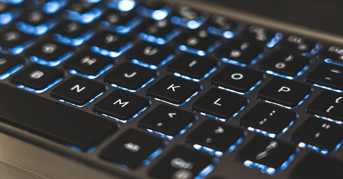 Раскладка QWERTY: 5 причин её существования в 2026