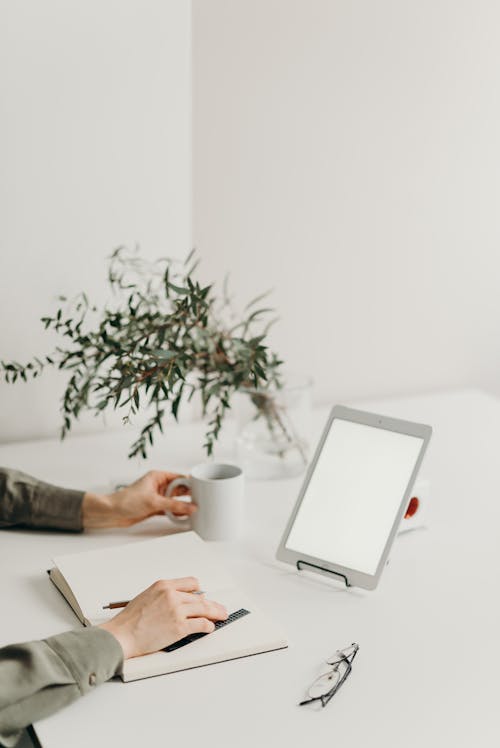 Δωρεάν στοκ φωτογραφιών με apple, casual, freelancer