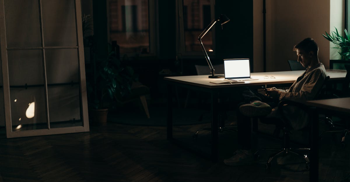 How to minimize screen on MacBook Air