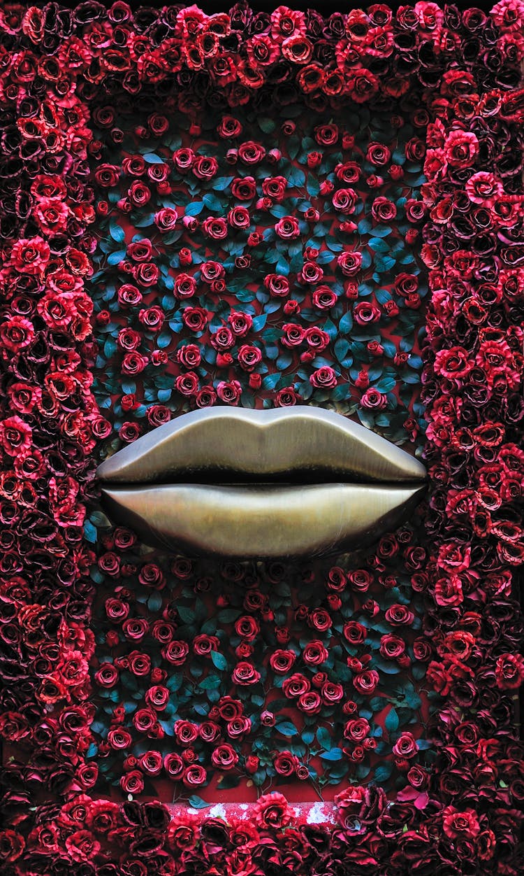 Roses And Gold Lips