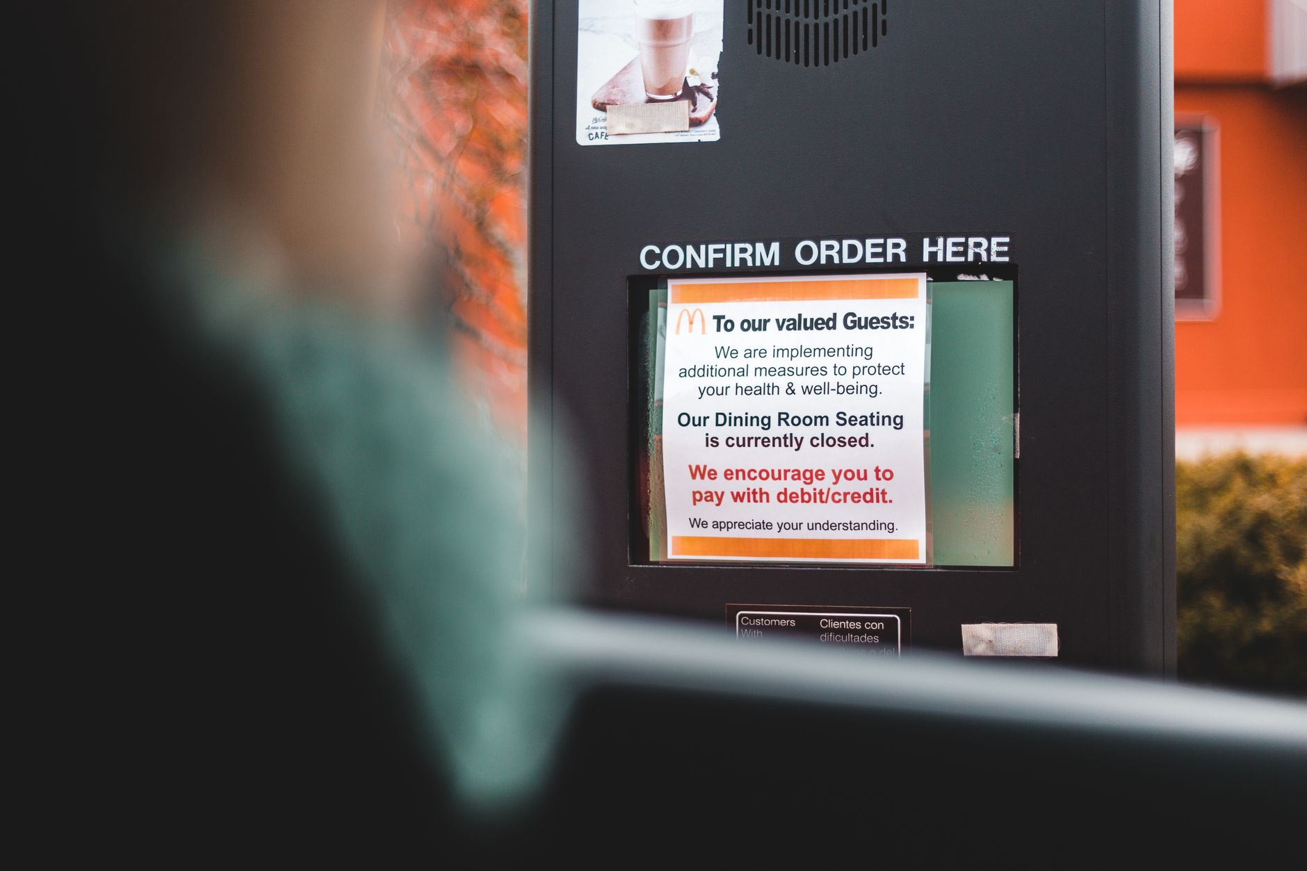 Fast Food Titans Clash Over Drive-Thru Efficiency and Unit Revenue