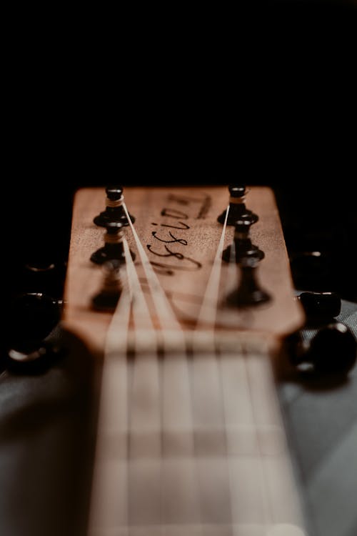 Foto profissional grátis de acústico, cabeça do violão, clássico