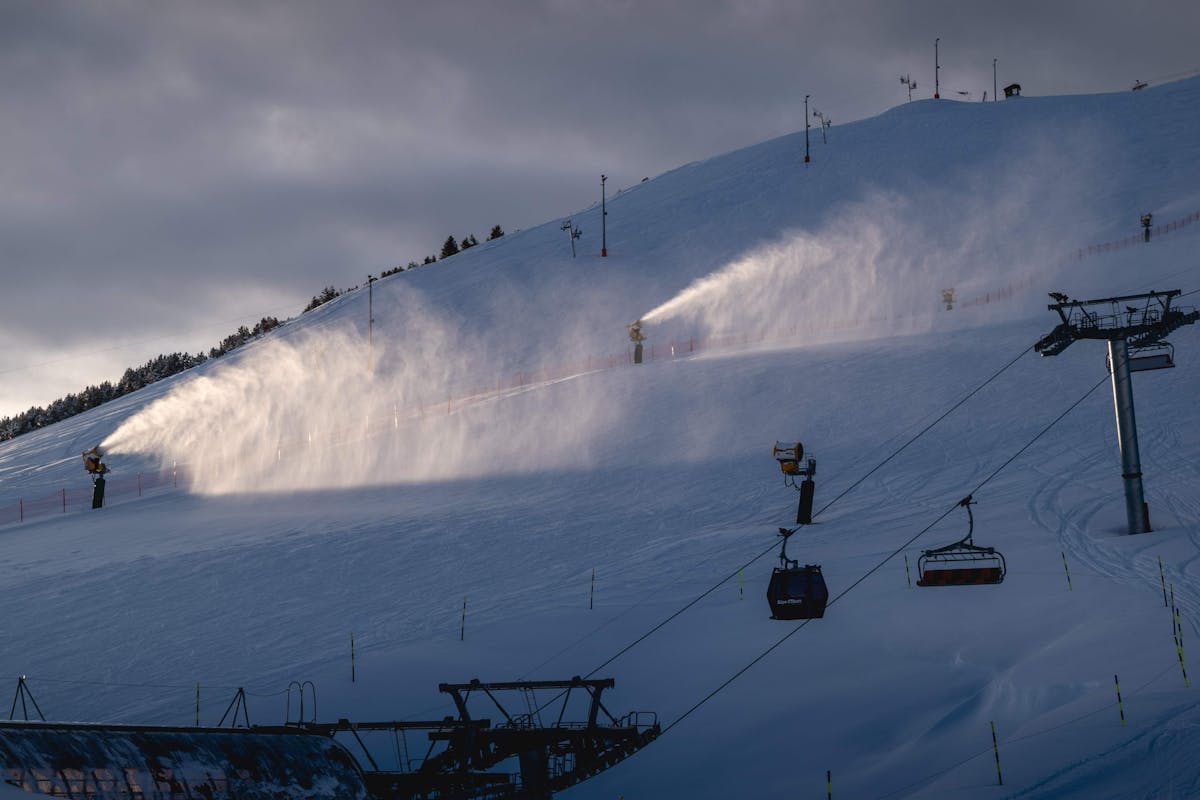 Vail Resorts Courts Gen Z with Steep Discounts Amidst Worst Snowfall in Decades