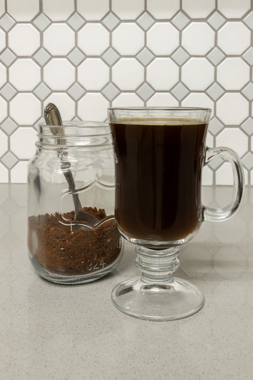 Foto profissional grátis de café, café preto, grãos de café