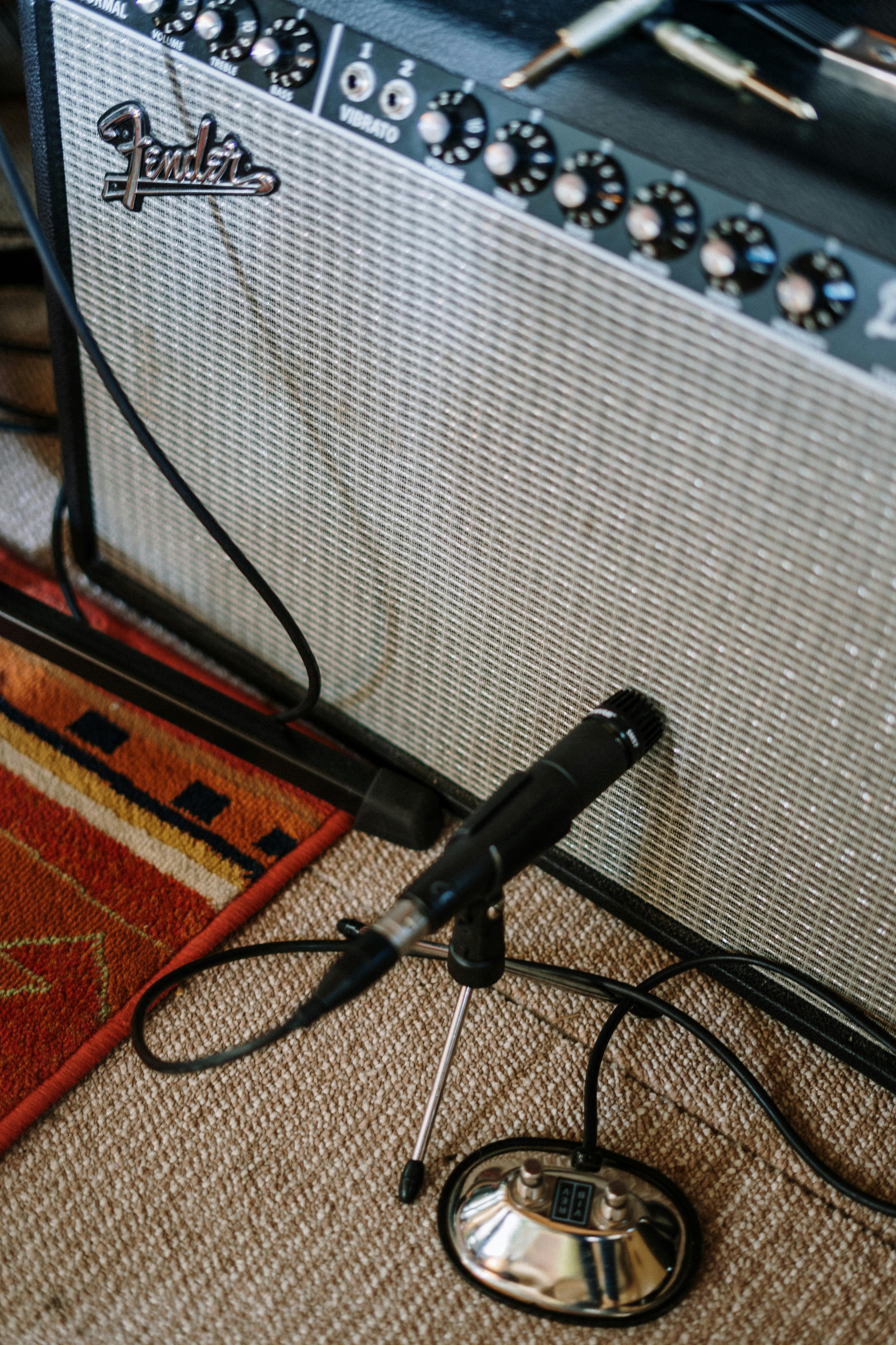 Enhancing Tone with Fender Cables and Pedals