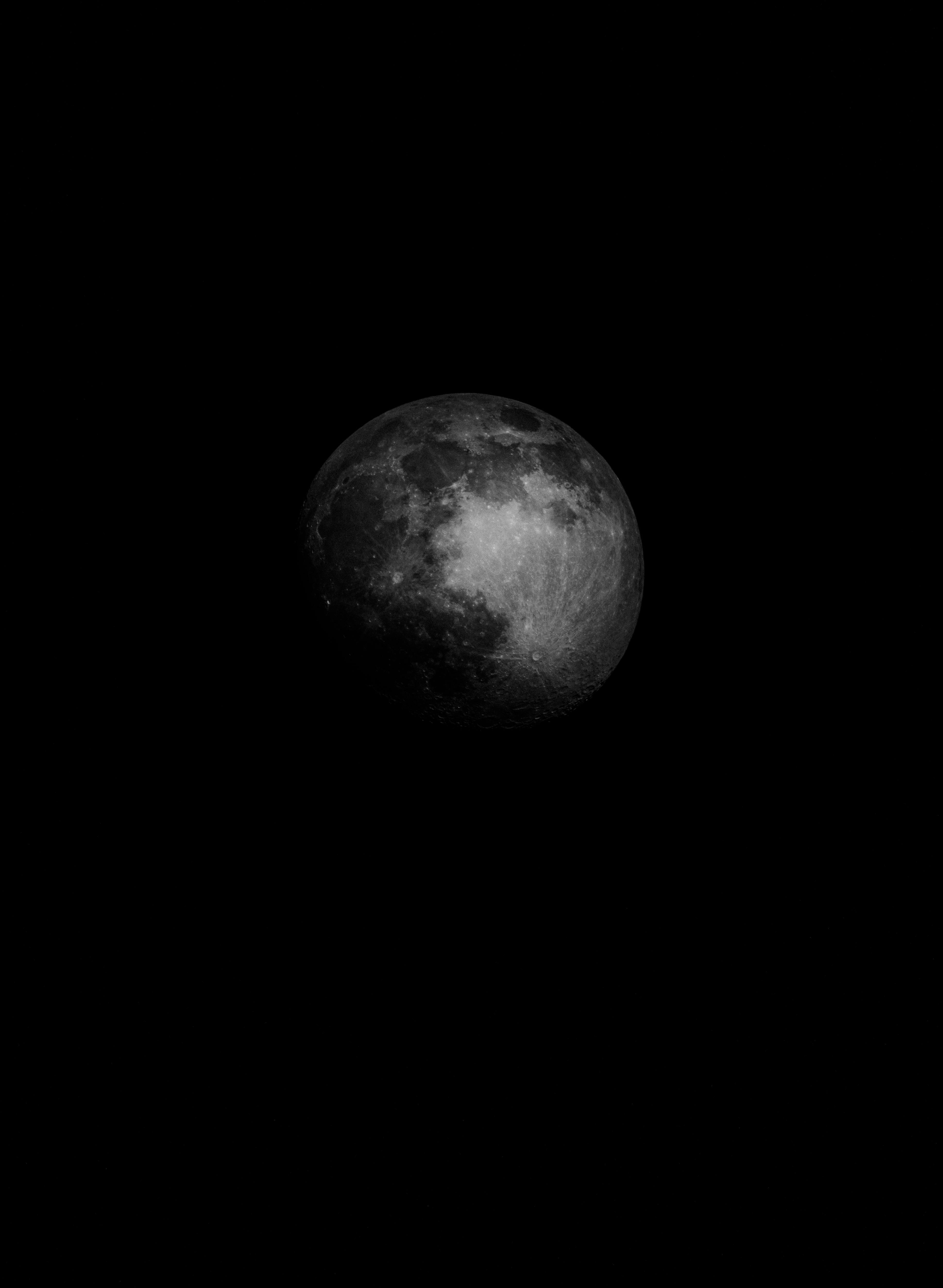 Full Moon on Black Background · Free Stock Photo