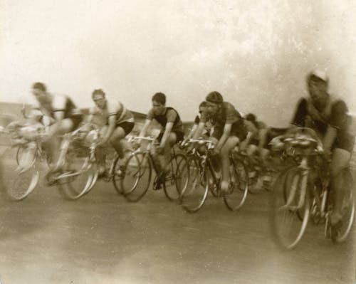 Безкоштовне стокове фото на тему «vintage фотографію, Велосипеди, велосипедисти»