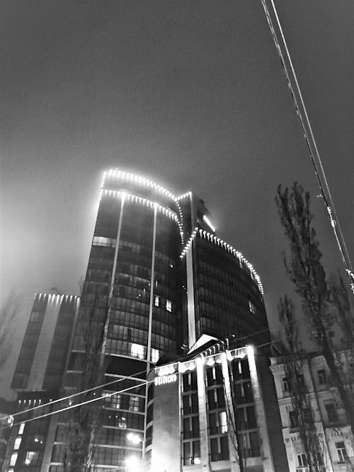 karanlık gece, kyiv, otel içeren Ücretsiz stok fotoğraf