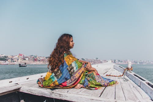 Foto profissional grátis de à beira-mar, admirar, ao ar livre