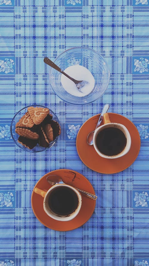 Fotobanka s bezplatnými fotkami na tému čierna káva, cookie, cukor