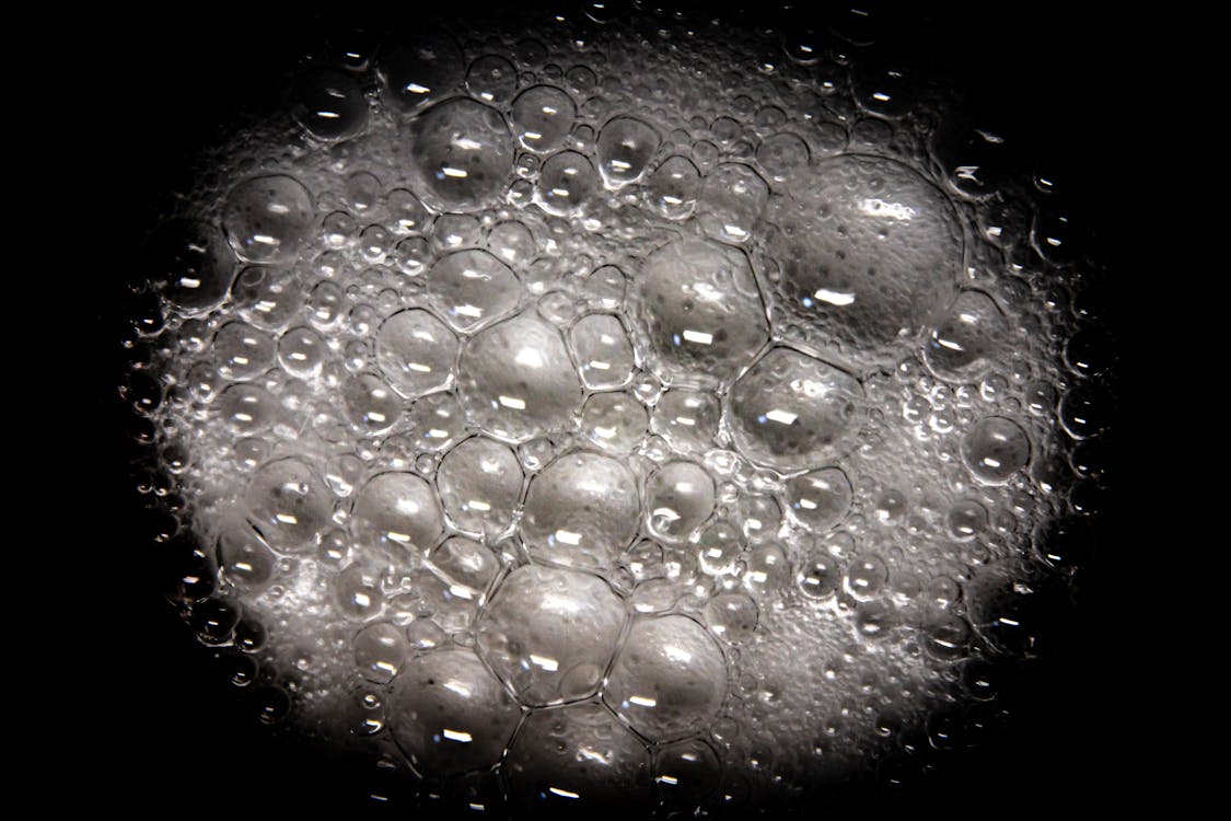 Bubbles on Black Background · Free Stock Photo