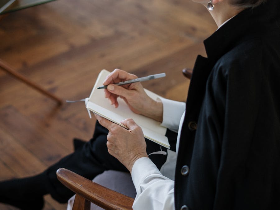 What is inappropriate for a therapist?