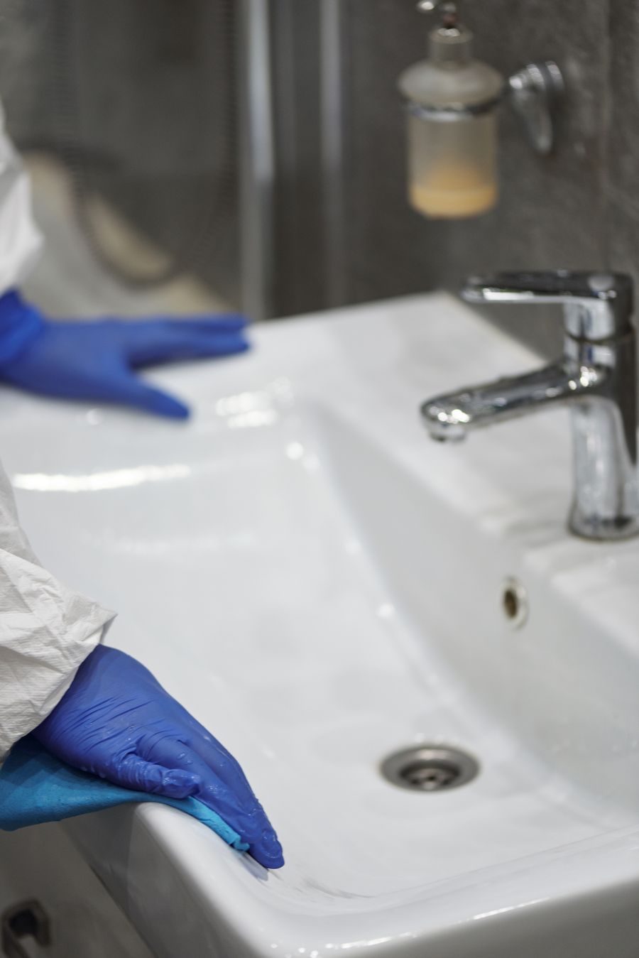 Bathroom Deep Clean
