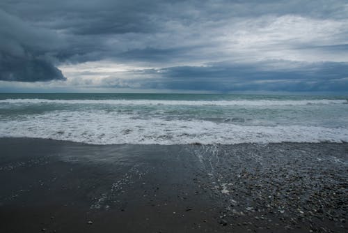 Photos gratuites de ciel spectaculaire, horizon au-dessus de l'eau, mer