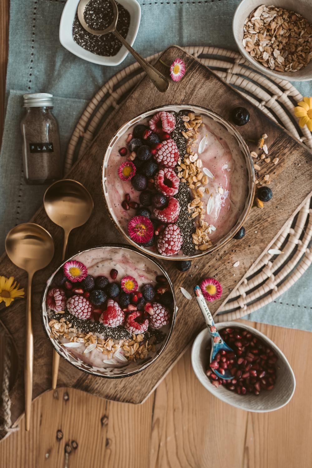 Overnight Oats with Berries and Nuts