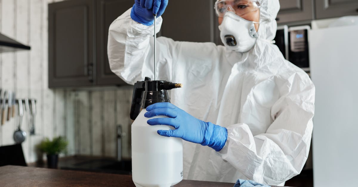 How to clean named sinus rinse bottle