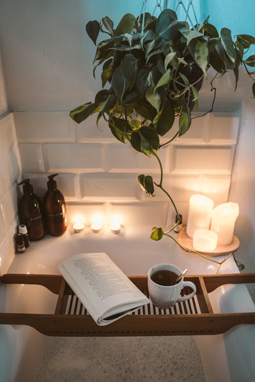 Free A Romantic Setting In The Bathroom Stock Photo