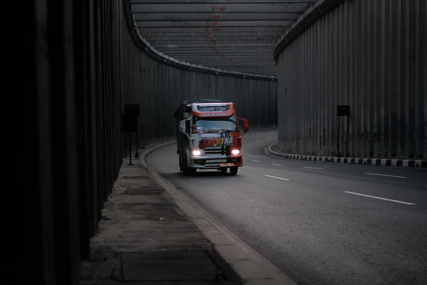 Logistics delivery booking