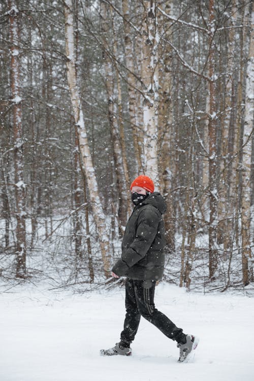 Ilmainen kuvapankkikuva tunnisteilla flunssa, henkilö, kävely