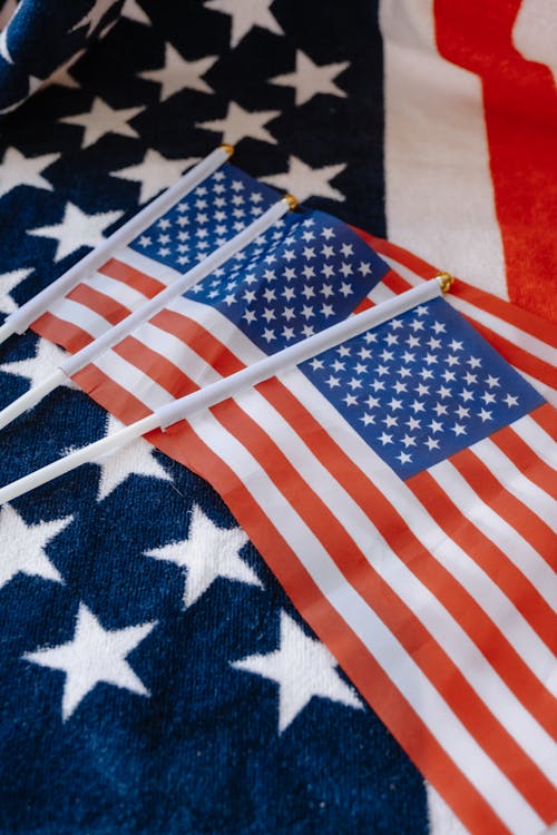 Photos gratuites de américain, bâtons de drapeau, drapeaux