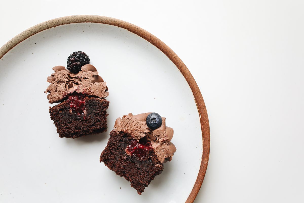 Chocolate Cupcakes with Vanilla Buttercream