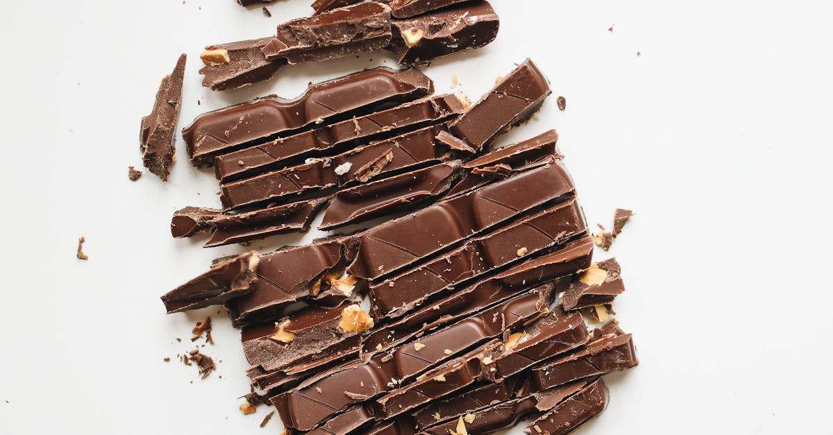 How much sugar in dark chocolate vs milk chocolate