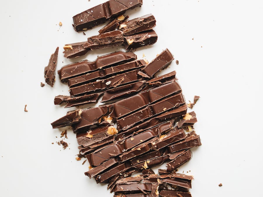 Can dark chocolate cause blood clots?