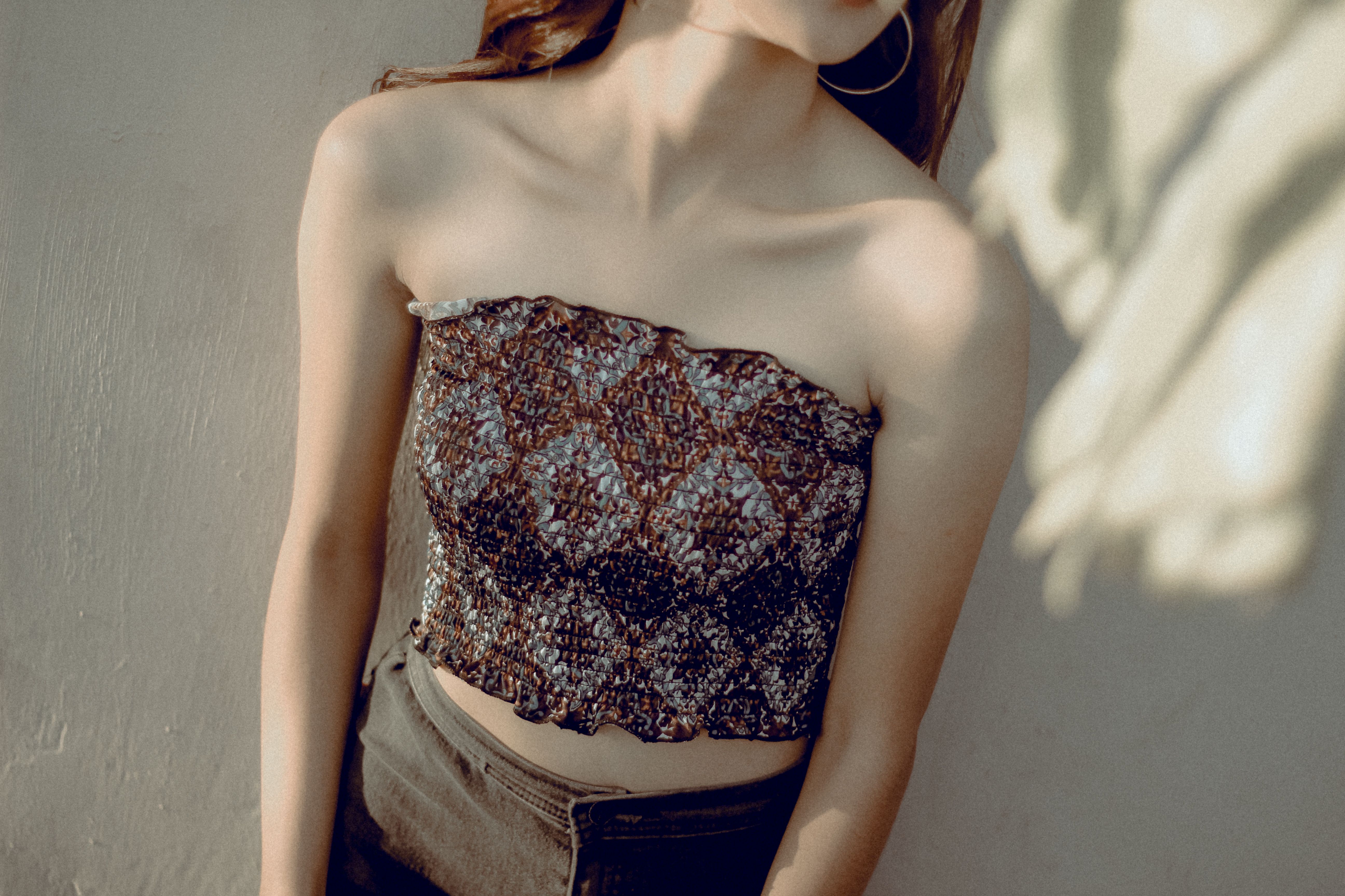 From vintage tops to maxi skirts, build your summer wardrobe with these it girl fashion trends — Photo by Jay-r Alvarez on Pe