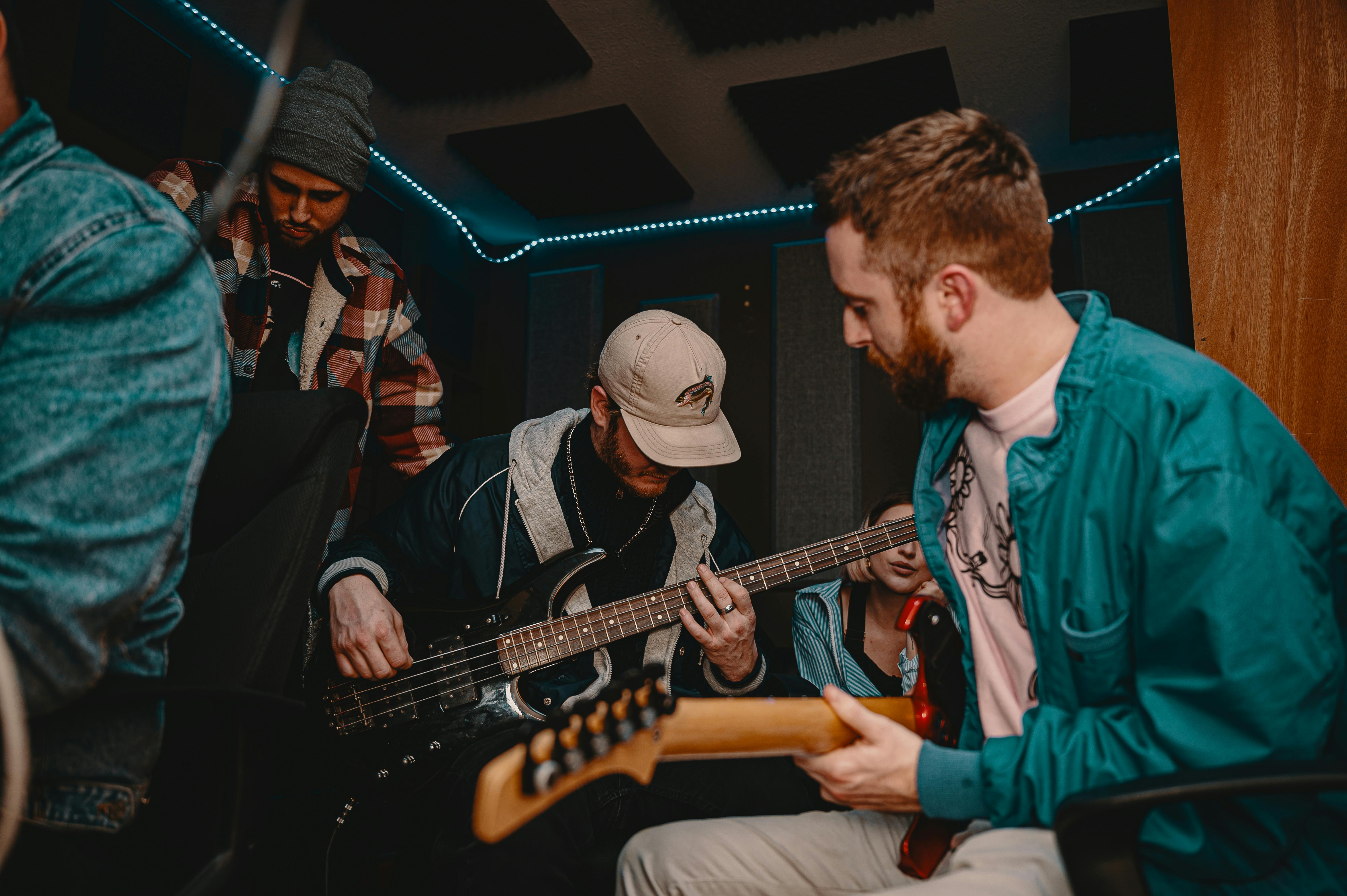 The Evolution of Dean Guitars: ‌A​ Journey Through Rock and Metal History