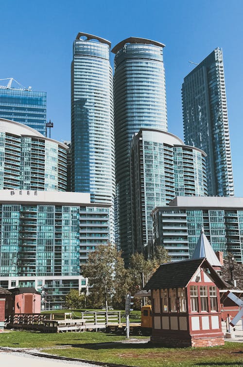 Ingyenes stockfotó alacsony szögű felvétel, belváros, city_skyline témában Stockfotó