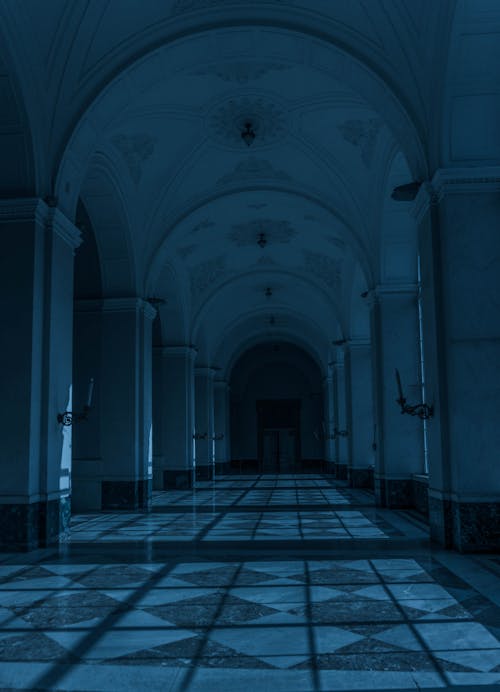 Empty Corridor · Free Stock Photo
