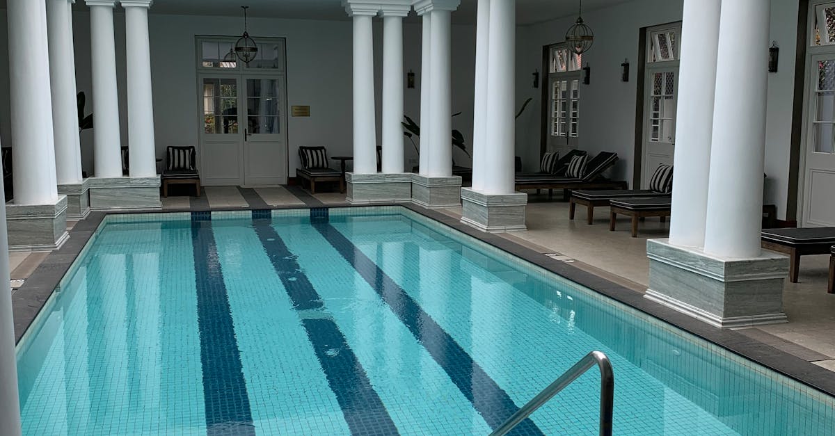 How to draw a mansion with a pool