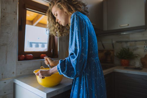 Immagine gratuita di camera, capelli ricci, caucasico