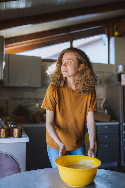 Foto stok gratis dalam ruangan, dapur, ekspresi muka