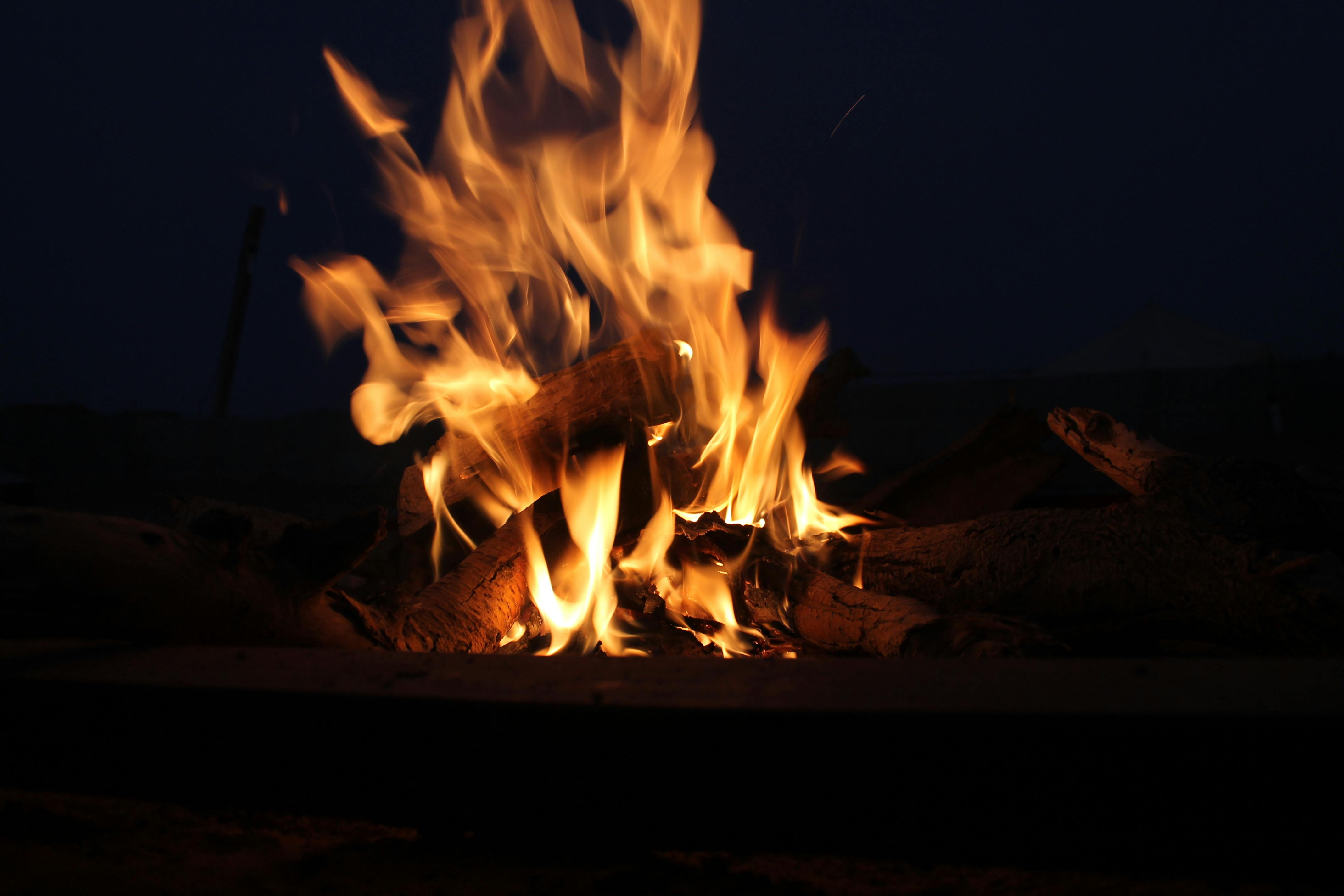 Kostenloses Foto zum Thema: campen, camping, feuer
