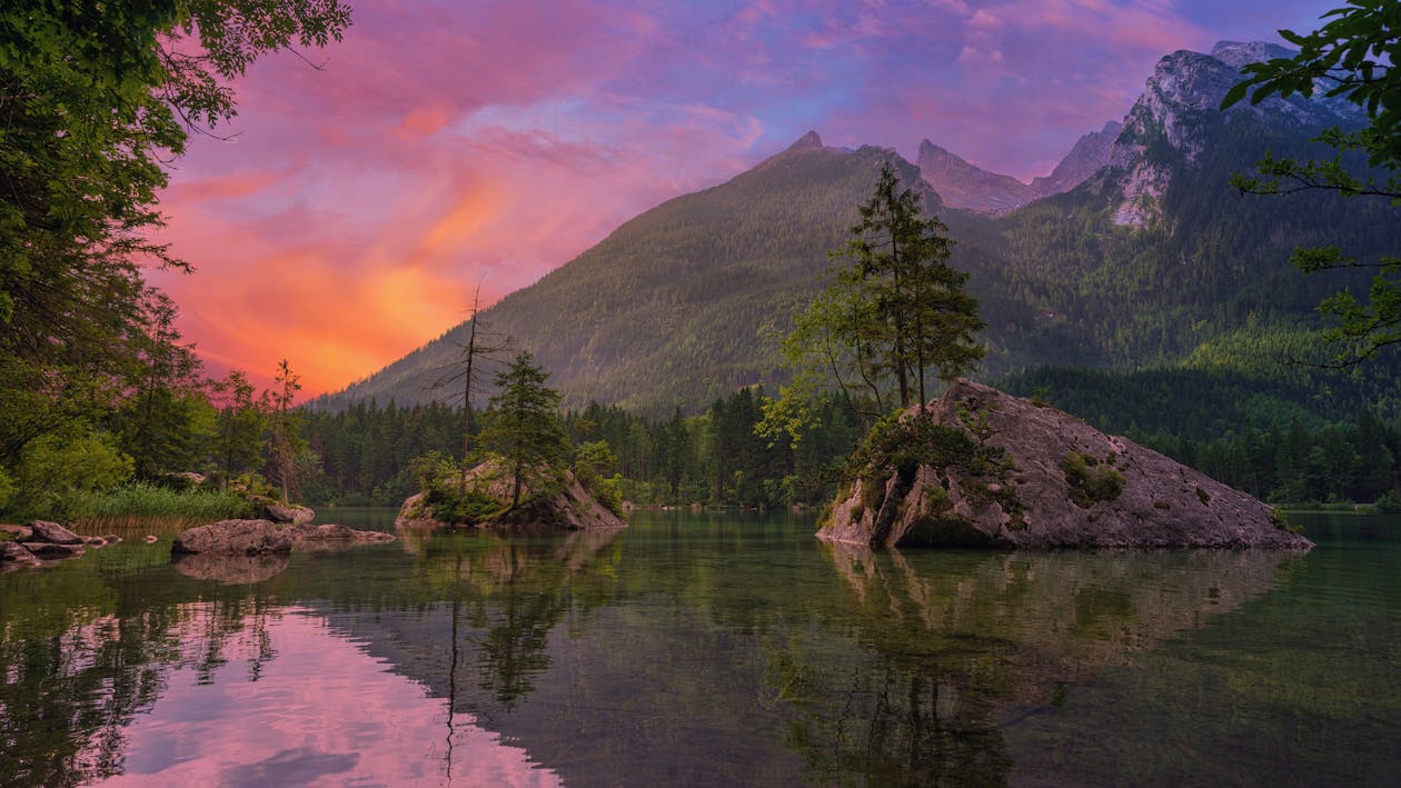 Free Scenic Photo Of Lake During Dawn  Stock Photo