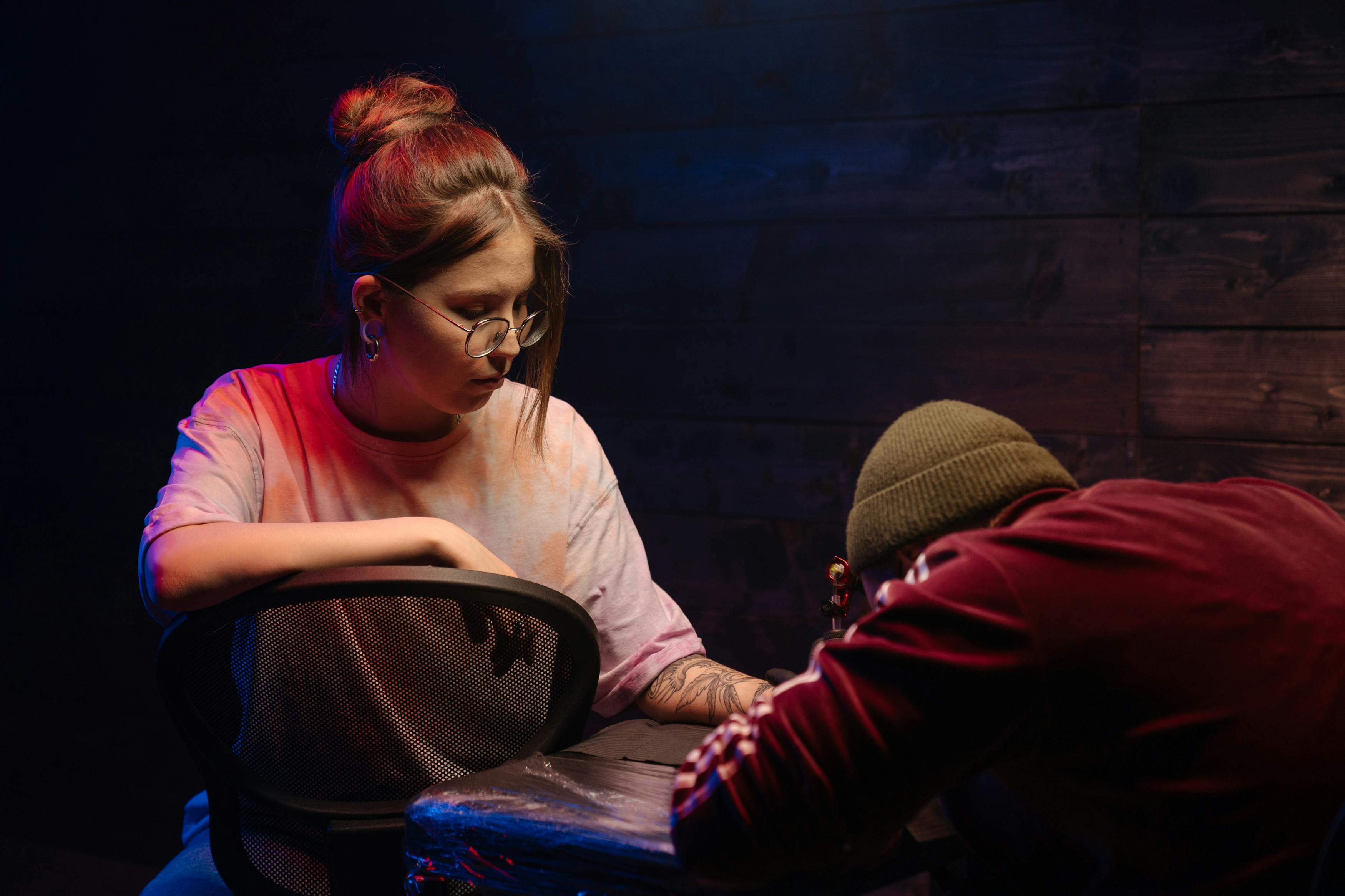 Gratis lagerfoto af arm tatovering, artwork, blæk Lagerfoto