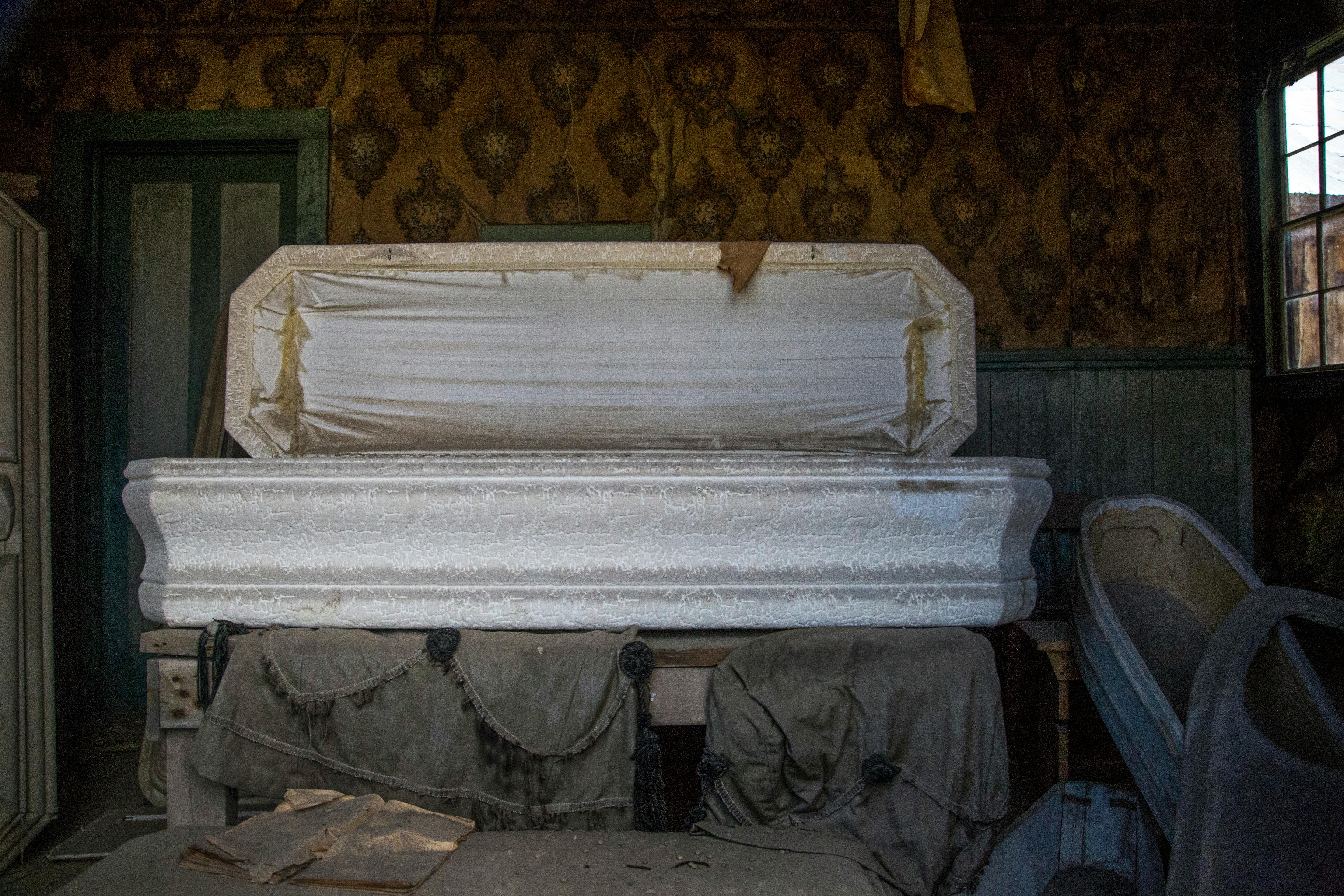 Free stock photo of casket, coffin