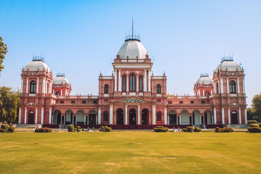 Noor Mahal palace in Bahawalpur