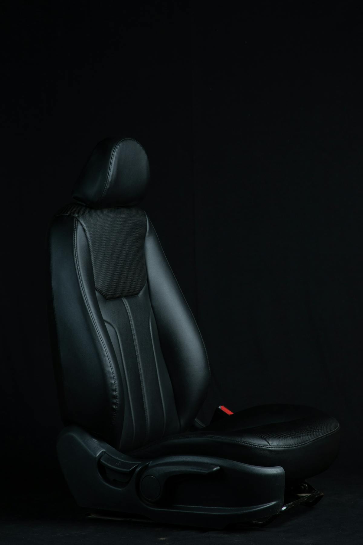 Man doing quick bodyweight workout in front of laptop at home