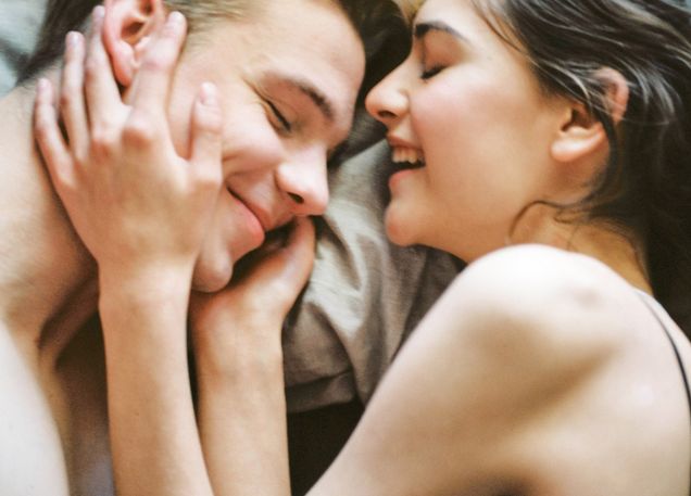 Online dating: starting a conversation on a niche platform