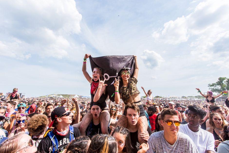 Deachman: The Best Bluesfest Stories Happened Off the Stage