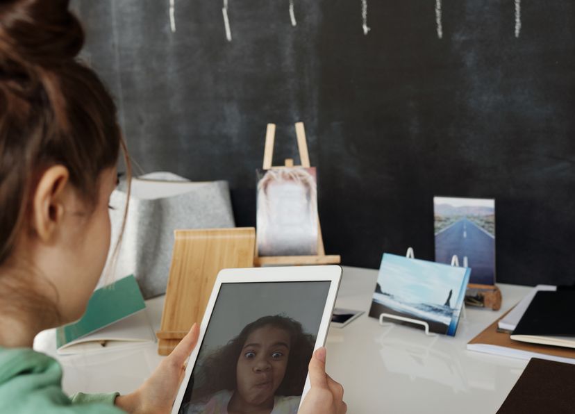 professionisti che usano piattaforme di incontri online