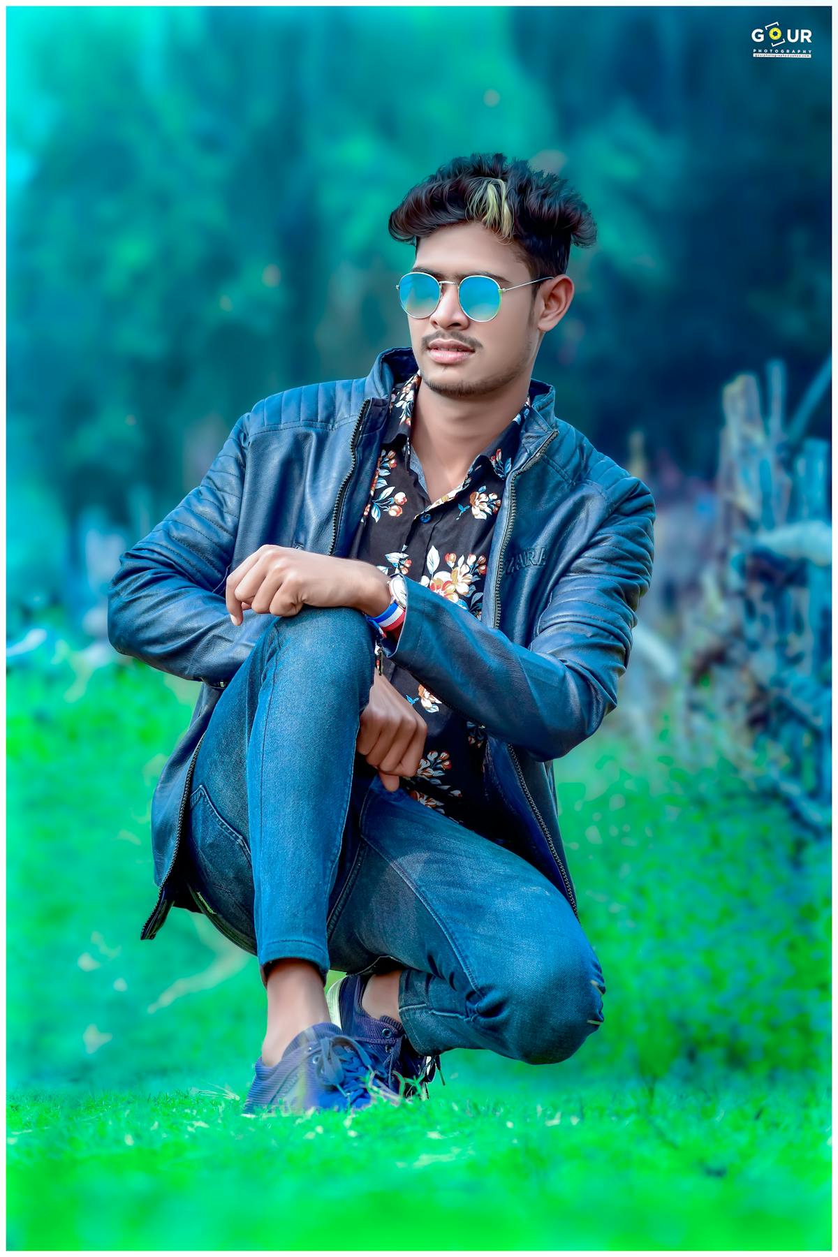 Online educator presenting slides for a short-form lesson