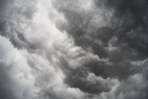 Free คลังภาพถ่ายฟรี ของ skyscape, ขาว, ครึ้มเมฆ Stock Photo