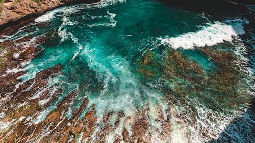 Foto profissional grátis de à beira-mar, abismo, água